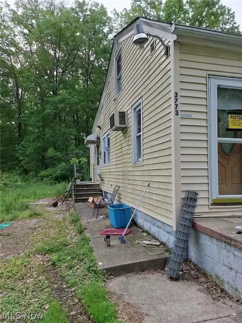 3773 Globe Ave, Lorain, OH 44055 photo 3