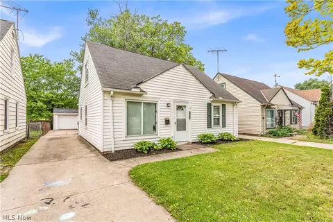 18517 Homeway Rd, Cleveland, OH 44135