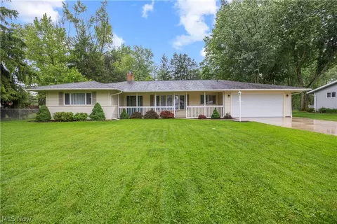 12817 Patricia Dr, North Royalton, OH 44133