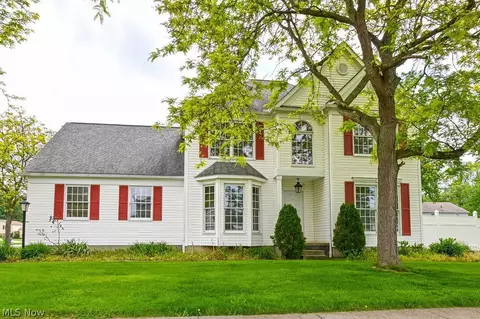 109 Seymour Ave, Mogadore, OH 44260