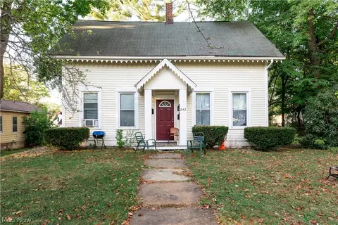 242 W Highland Ave, Ravenna, OH 44266