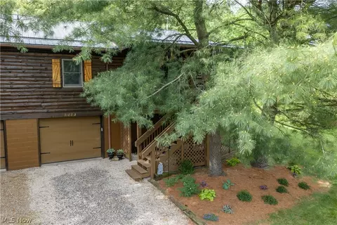3188 Schneiders Crossing Rd NW #J, Dover, OH 44622