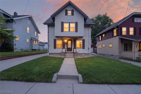 539 Lloyd St, Barberton, OH 44203