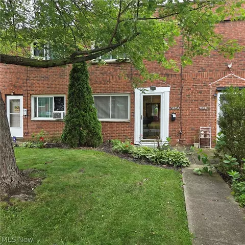 5975 Glenway Dr #A, Brook Park, OH 44142