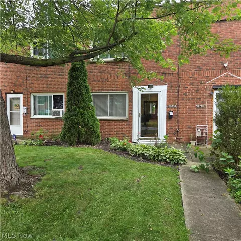 5975 Glenway Dr #A, Brook Park, OH 44142