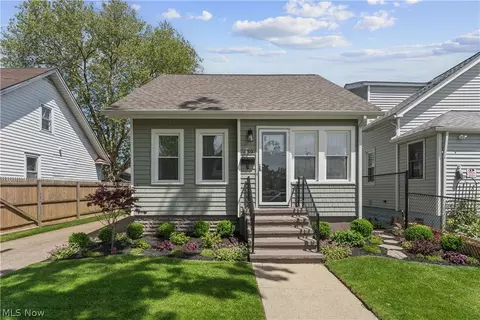 439 Independence St, Fairport Harbor, OH 44077