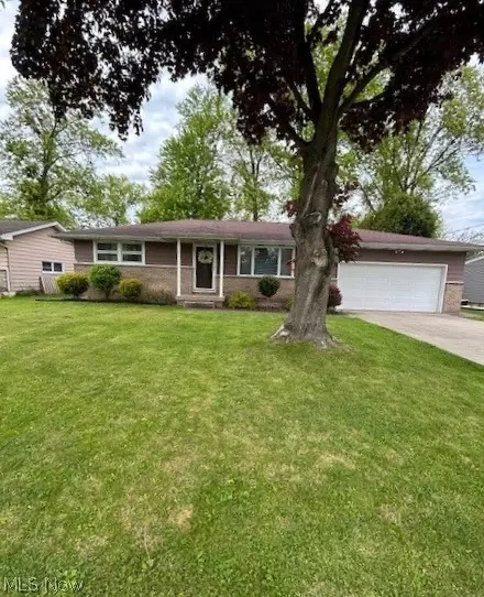 1566 Arthur Dr NW, Warren, OH 44485