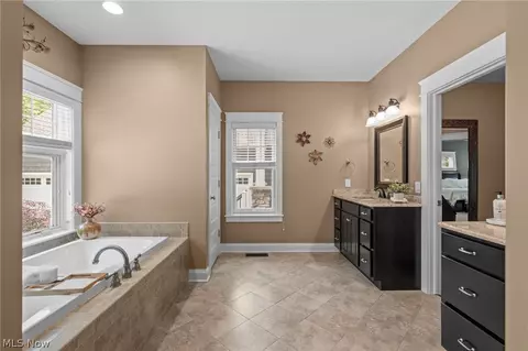 Bath - 2940 Progress Park Dr, Stow, OH 44224 photo 3 of 7