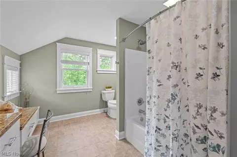 Bath - 2940 Progress Park Dr, Stow, OH 44224 photo 5 of 7