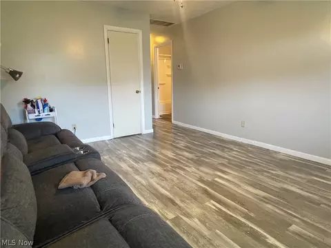 Living - 611 S Logan St, Elyria, OH 44035 photo 2 of 2