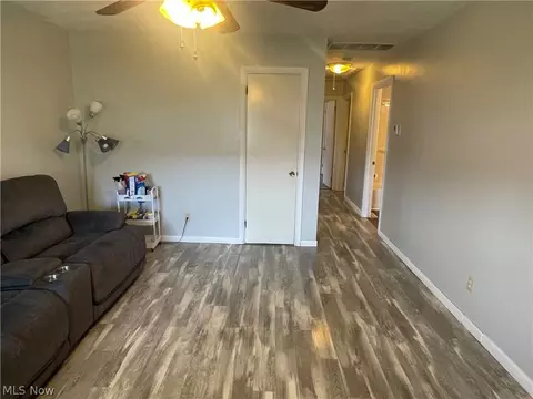 Entry Way - 611 S Logan St, Elyria, OH 44035 photo 1 of 3