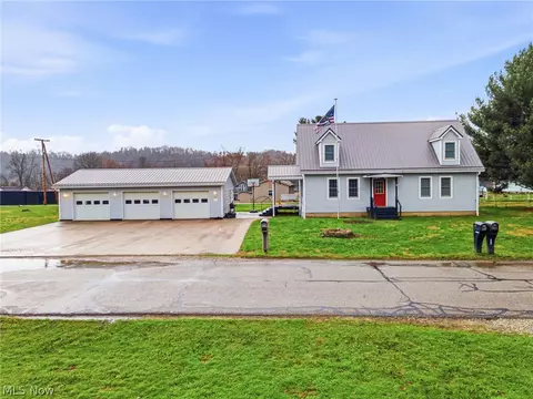 512 North St, Duncan Falls, OH 43734