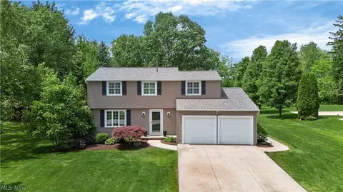 5640 Gibson Ct, Hudson, OH 44236
