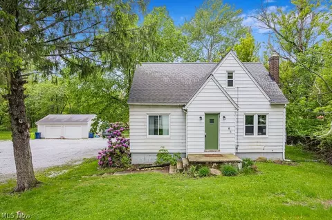 86 Southeast Ave, Tallmadge, OH 44278