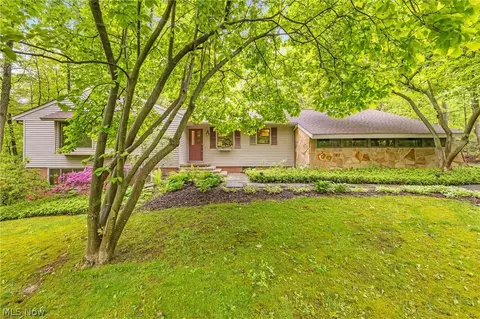 4587 Ranchwood Rd, Akron, OH 44333