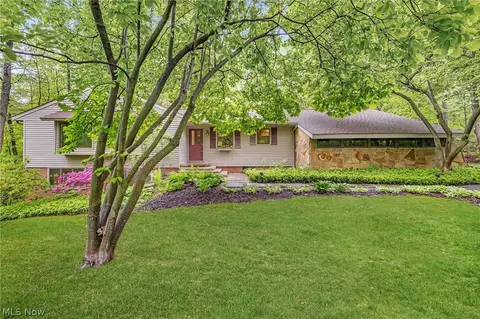 4587 Ranchwood Rd, Akron, OH 44333
