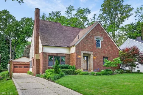 674 Upper Merriman Dr, Akron, OH 44303