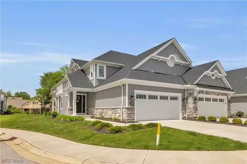 2126 Heritage Ln, Westlake, OH 44145