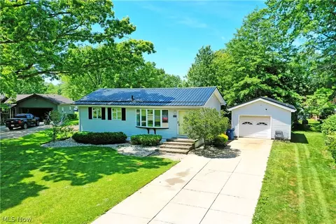 182 Shirley Ln NW, Warren, OH 44483