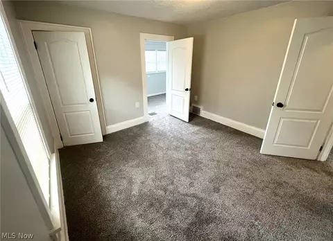 Bedroom - 31 E Brookside Ave, Akron, OH 44301 photo 4 of 10