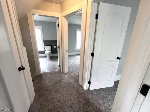 Entry Way - 31 E Brookside Ave, Akron, OH 44301 photo 5 of 6