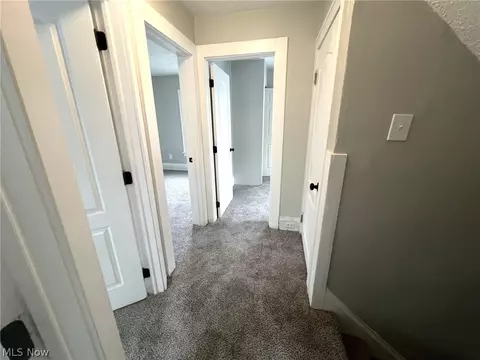 Entry Way - 31 E Brookside Ave, Akron, OH 44301 photo 4 of 6