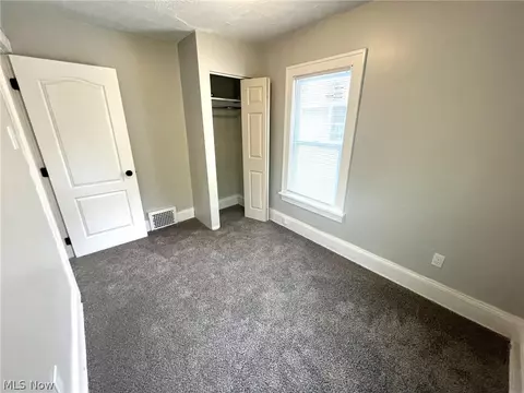 Bedroom - 31 E Brookside Ave, Akron, OH 44301 photo 9 of 10