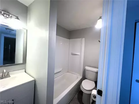 Bath - 31 E Brookside Ave, Akron, OH 44301 photo 1 of 6