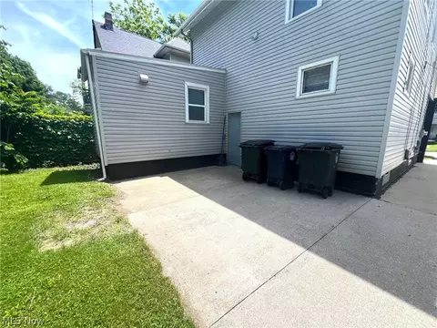 Exterior - 31 E Brookside Ave, Akron, OH 44301 photo 4 of 5