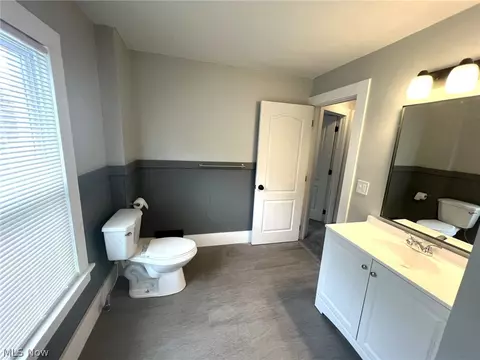 Bath - 31 E Brookside Ave, Akron, OH 44301 photo 6 of 6