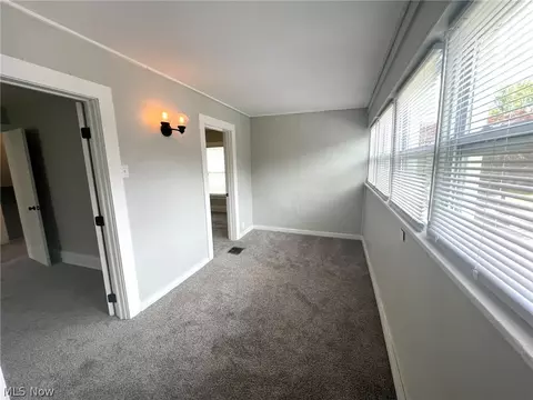 Entry Way - 31 E Brookside Ave, Akron, OH 44301 photo 3 of 6