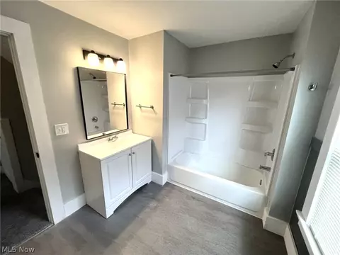 Bath - 31 E Brookside Ave, Akron, OH 44301 photo 5 of 6