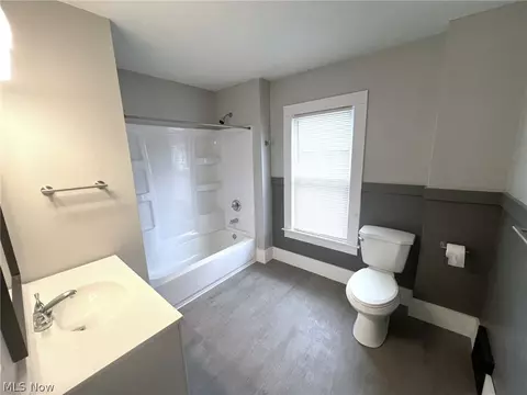 Bath - 31 E Brookside Ave, Akron, OH 44301 photo 4 of 6