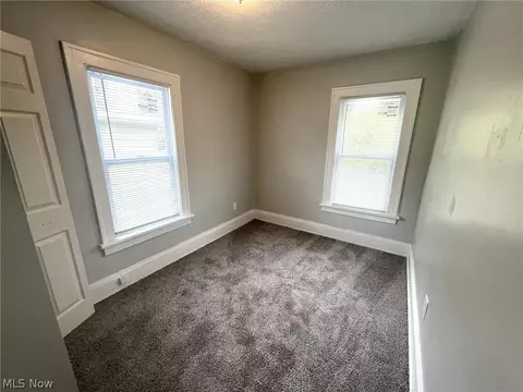 Bedroom - 31 E Brookside Ave, Akron, OH 44301 photo 8 of 10