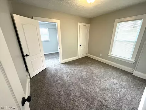 Bedroom - 31 E Brookside Ave, Akron, OH 44301 photo 7 of 10
