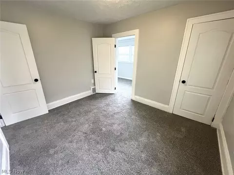 Bedroom - 31 E Brookside Ave, Akron, OH 44301 photo 6 of 10