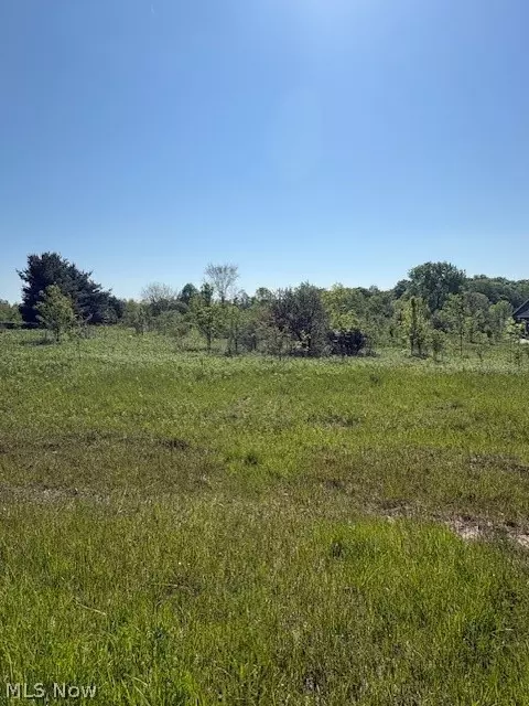 7373 Hunters Glen Ln, Seville, OH 44273