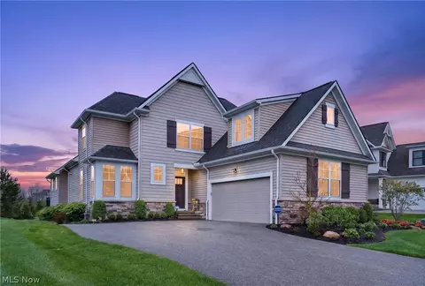 7429 Villa Rdg, Chagrin Falls, OH 44023
