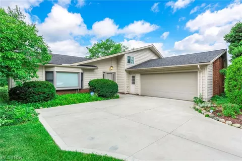 24533 Framingham Dr, Westlake, OH 44145