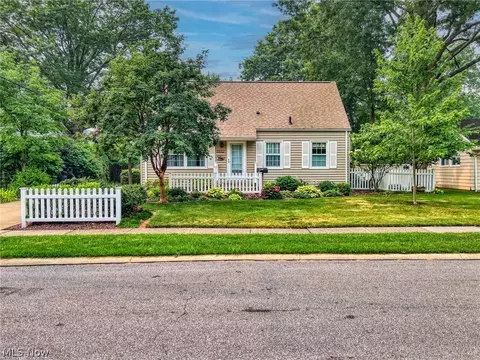 830 Monroe Ave, Cuyahoga Falls, OH 44221