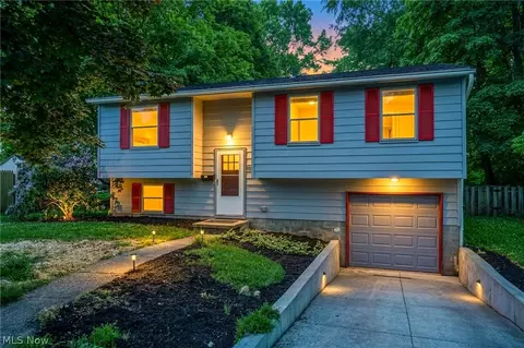 1262 Carol Dr, Kent, OH 44240