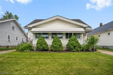 241 Harwood St, Elyria, OH 44035