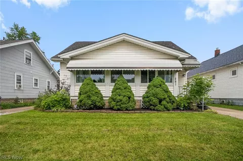 241 Harwood St, Elyria, OH 44035