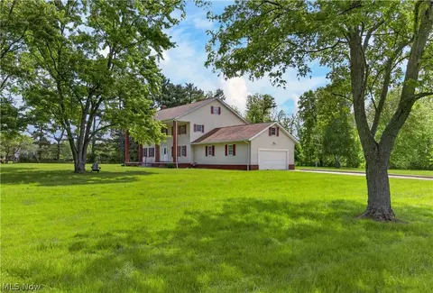 16519 Albion Rd, Strongsville, OH 44136