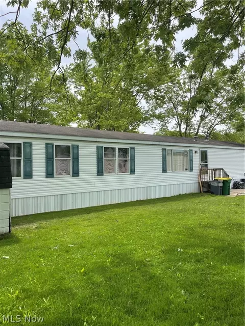6409 Amanda Ln, Ravenna, OH 44266
