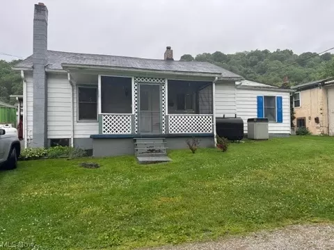 23 Benson Ln, Wellsburg, WV 26070