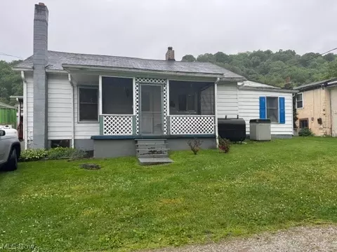 23 Benson Ln, Wellsburg, WV 26070