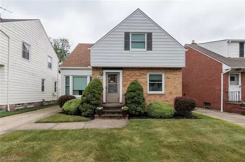 4177 Stonehaven Rd, South Euclid, OH 44121