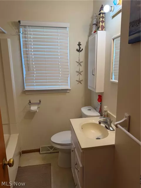 Bath - 6056 Ivan Rd, Ashtabula, OH 44004 photo 1 of 1