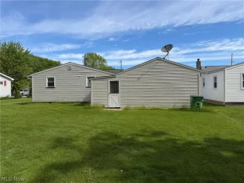 Exterior - 6056 Ivan Rd, Ashtabula, OH 44004 photo 2 of 2